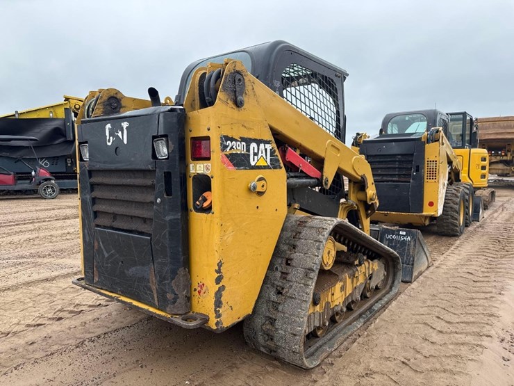 2018-caterpillar-239d-image-6