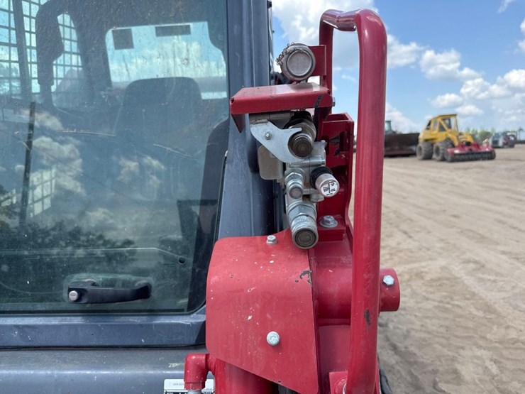 2023-takeuchi-tl10v2-image-20