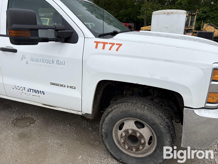 2016-chevrolet-silverado-3500-image-14