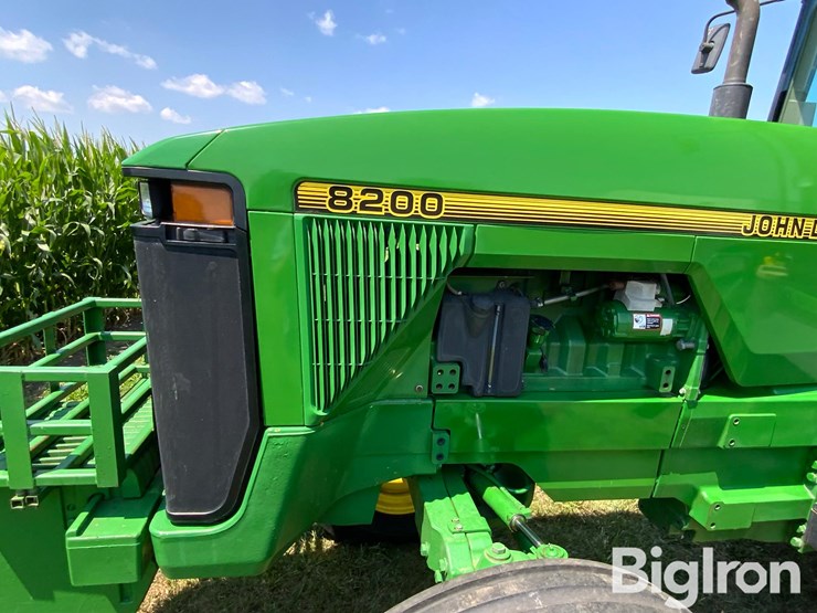 1996-john-deere-8200-image-17
