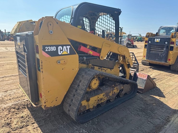 caterpillar-239d-image-5