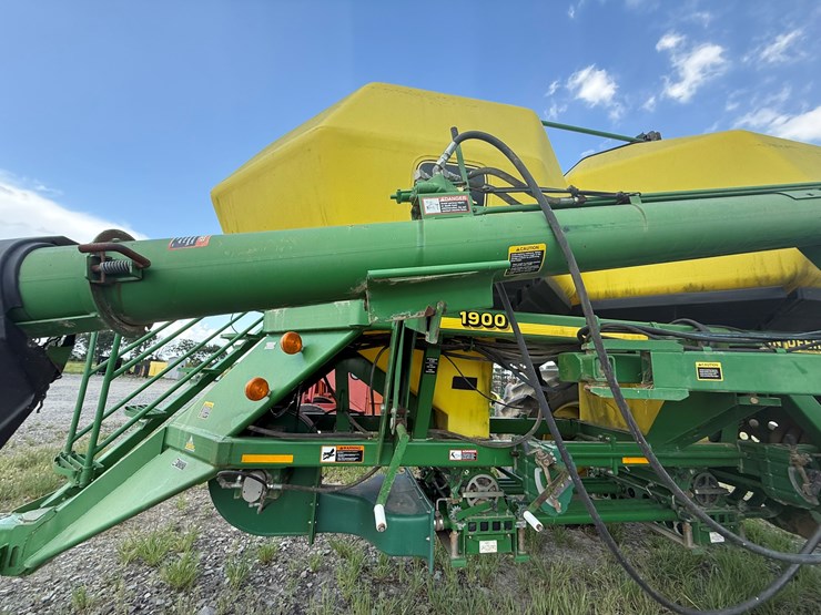 john-deere-1900-image-37
