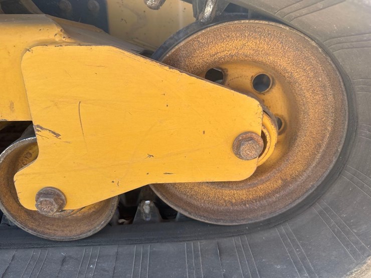 2019-caterpillar-299d2-xhp-image-16