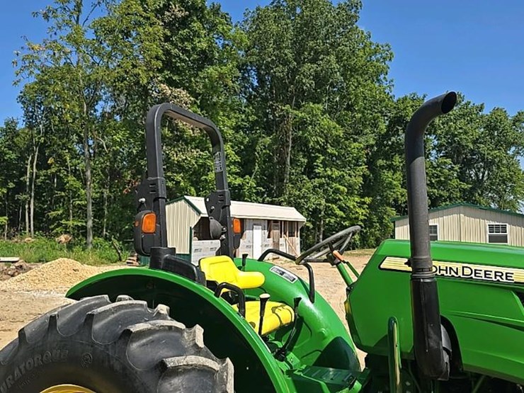 2015-john-deere-5065e-image-43