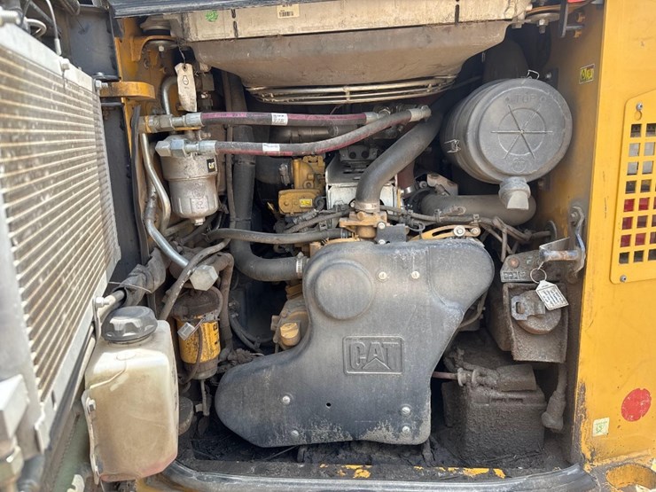 2021-caterpillar-299d3-xe-image-18