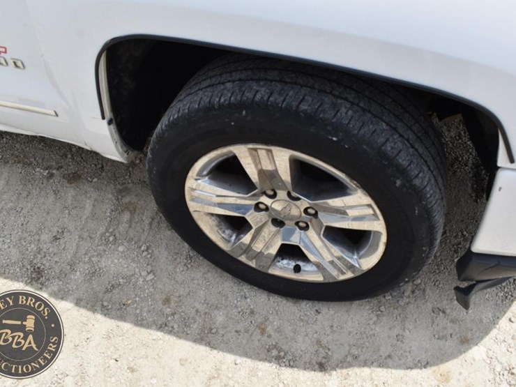 2017-chevrolet-silverado-1500-image-9