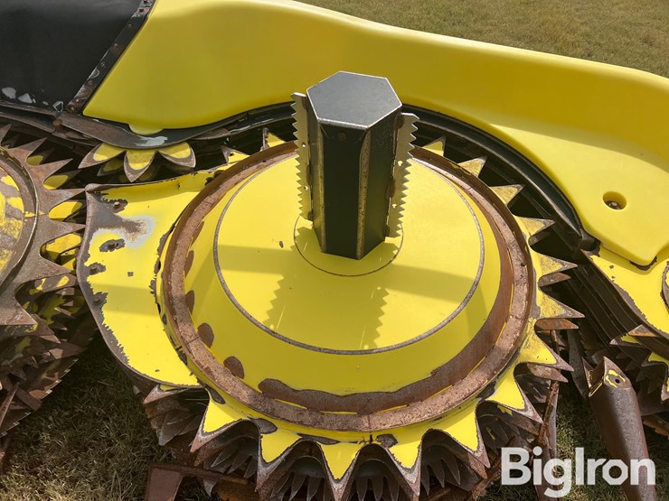 2016-john-deere-770-image-9