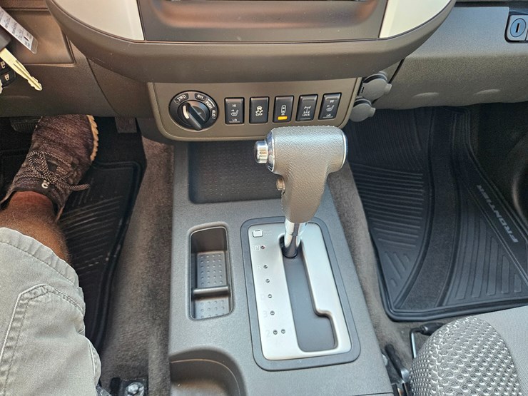 2016-nissan-frontier-image-40