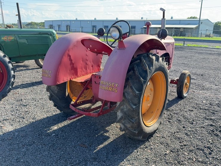 massey-ferguson-102-image-8