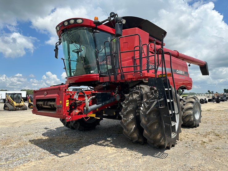 2012-case-ih-7230-image-1