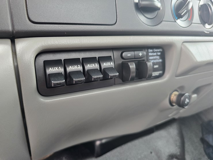 2007-ford-f550-image-58