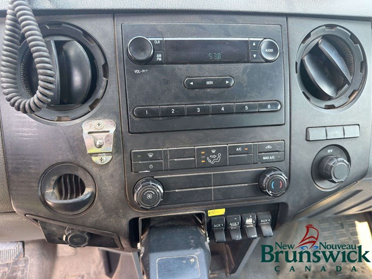 2011-ford-f550-image-16