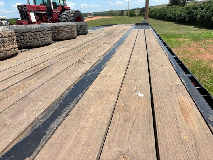 2023-load-trail-trailer-image-10