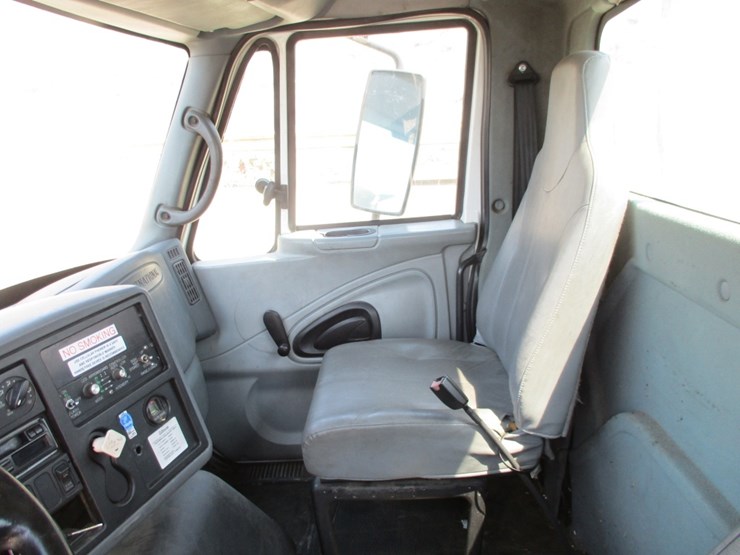 2006-international-durastar-4300-image-8