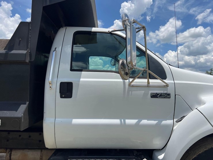 2007-ford-f750-xl-image-13