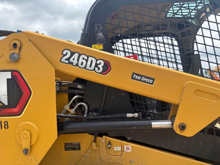2022-caterpillar-246d3-image-16