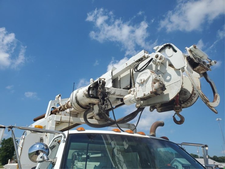#359-•-1997-gmc-c7500-digger-derricks-truck-image-32
