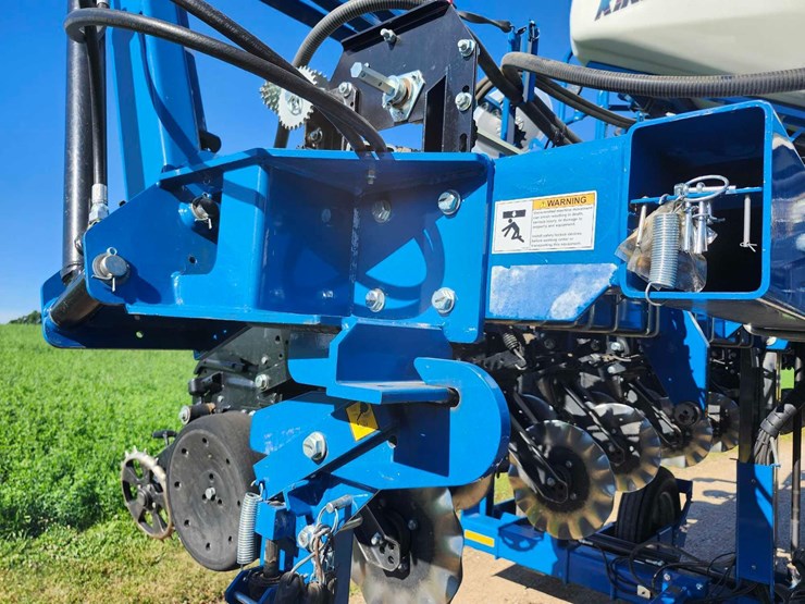 2019-kinze-3500-image-8