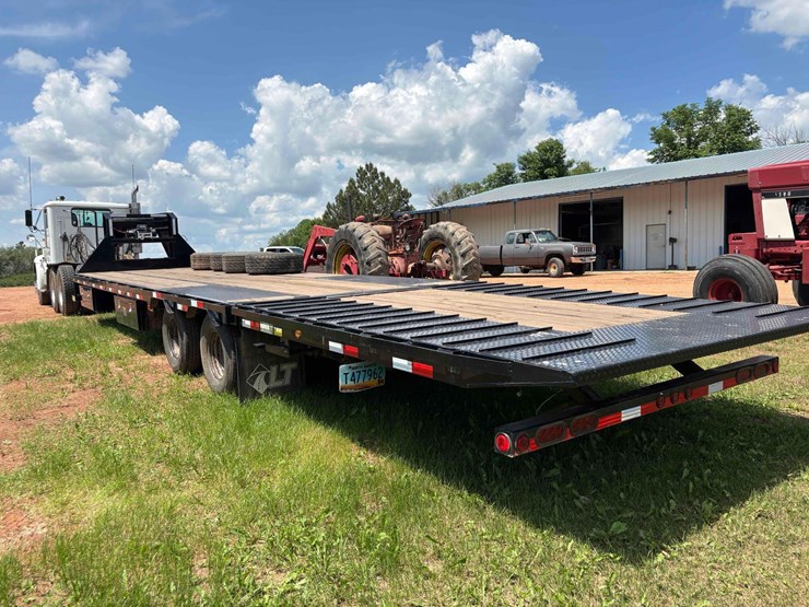 2023-load-trail-trailer-image-3