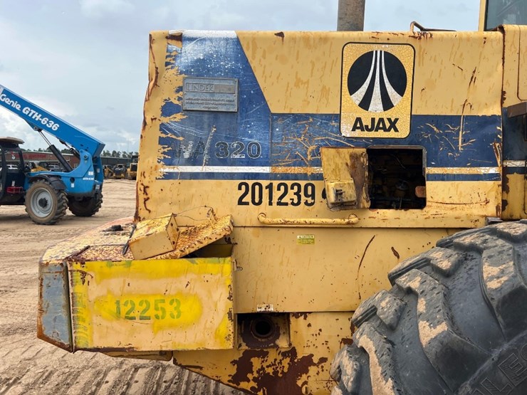 1995-komatsu-wa320-1-image-30