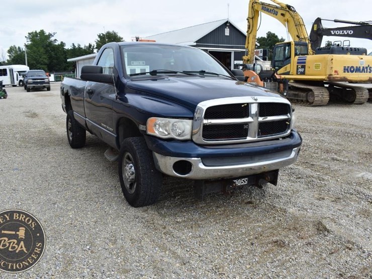2005-dodge-2500-image-14