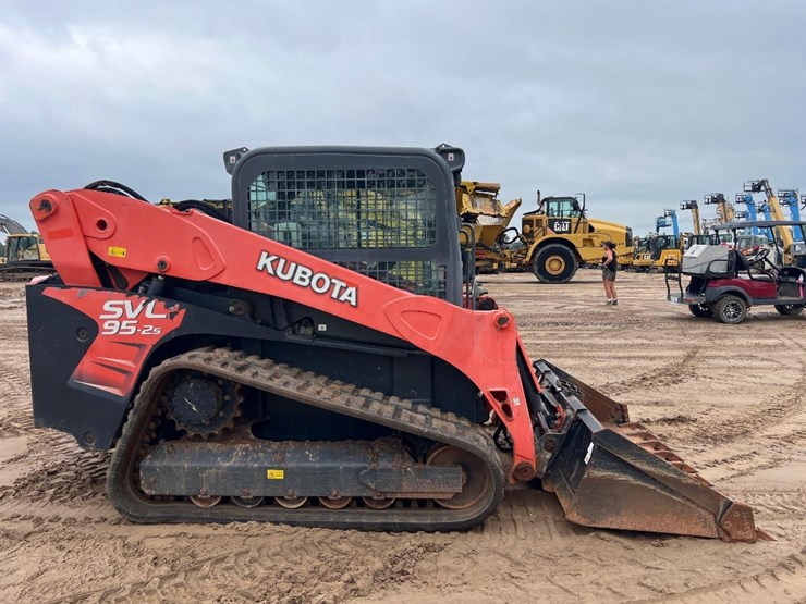 2016-kubota-svl95-2s-image-5