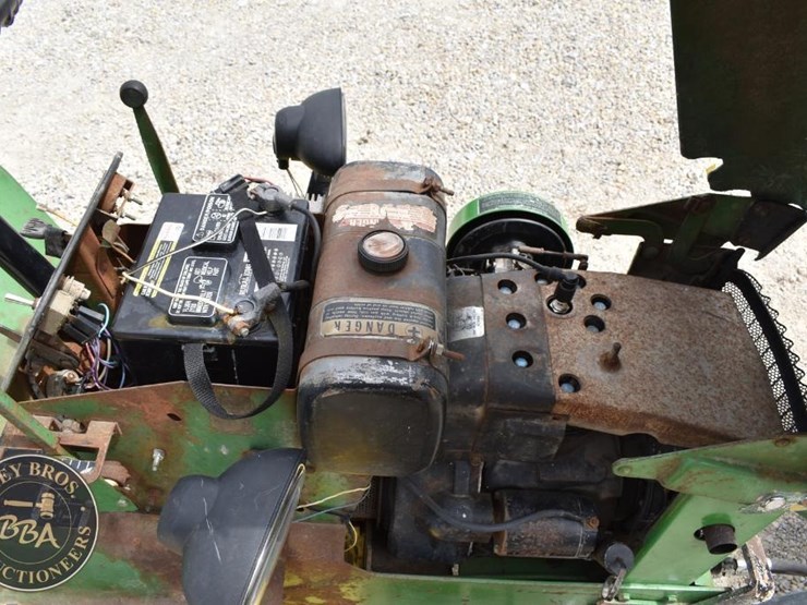 john-deere-120-image-21
