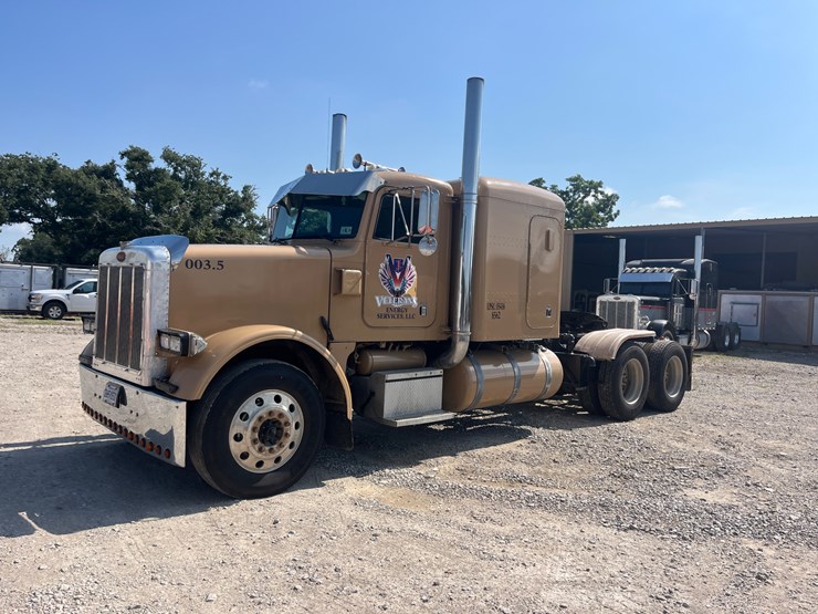 2000-peterbilt-378-image-1
