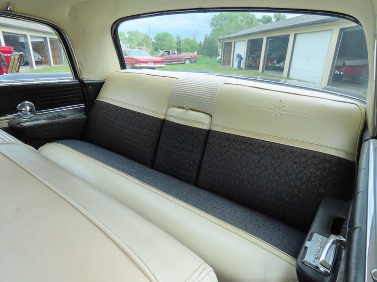 1960-lincoln-4dr-ht-image-11