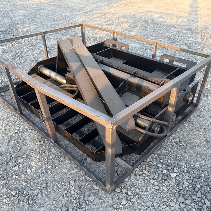#2054 • Unused AGT SA-1SAG 60" Skid Steer Forks SA-1SAG25052501AInv#: 25071