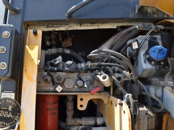2019-deere-750k-lgp-image-60