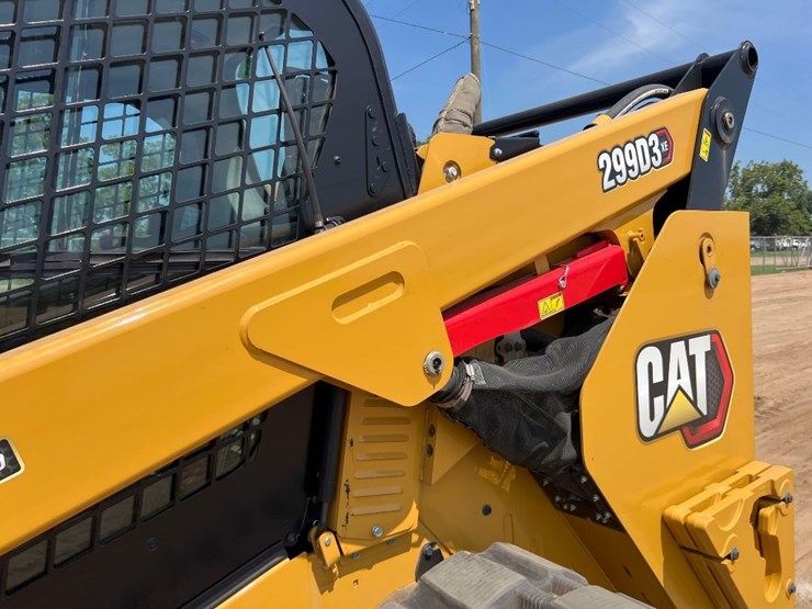 2024-caterpillar-299d3-xe-image-16