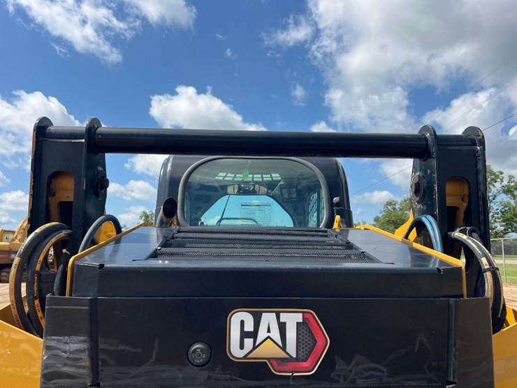2020-caterpillar-242d3-image-14