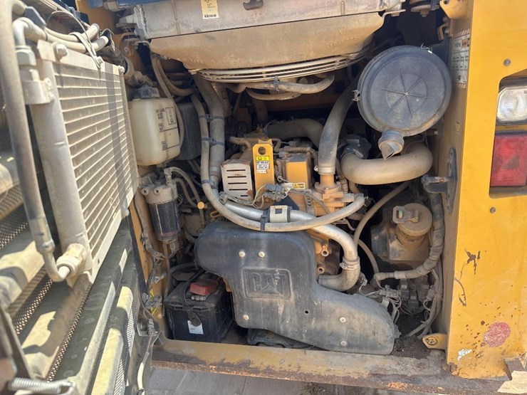 2015-caterpillar-289d-image-17