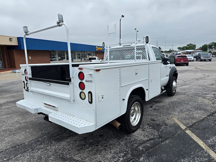 2007-ford-f550-image-26