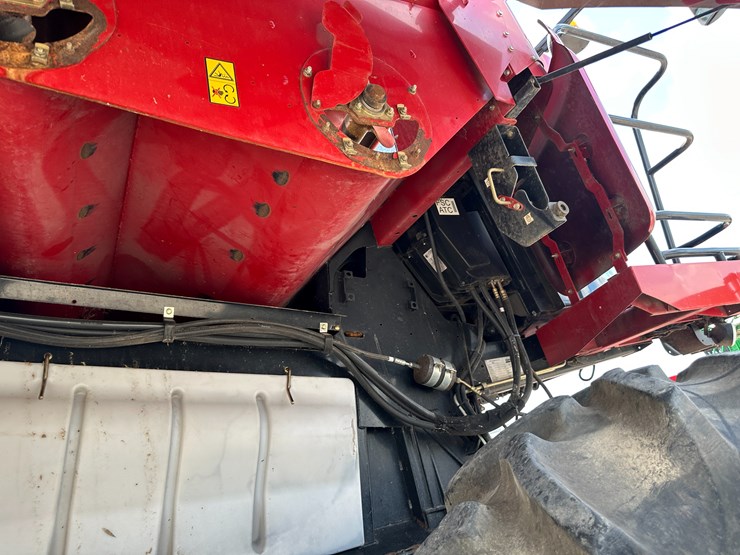 2012-case-ih-7230-image-71