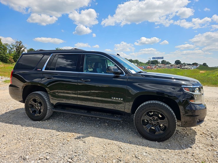 2018-chevrolet-tahoe-image-19
