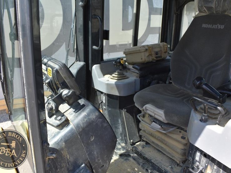2014-komatsu-d51exi-22-image-66