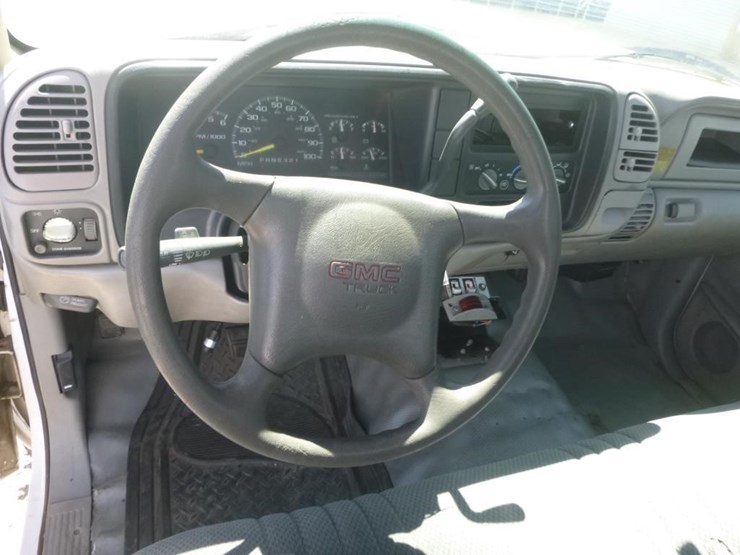 2000-gmc-3500-image-21