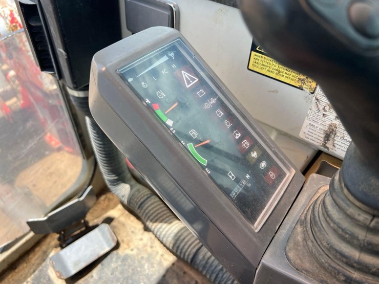 2004-takeuchi-tb175-image-34