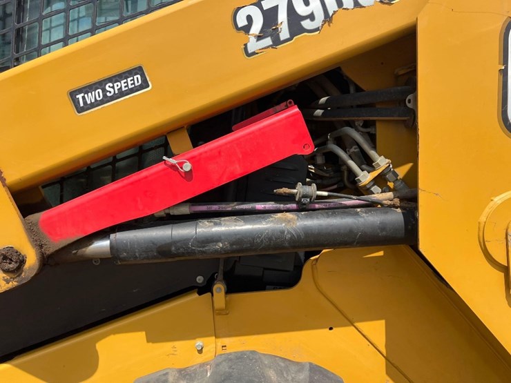2021-caterpillar-279d3-image-11