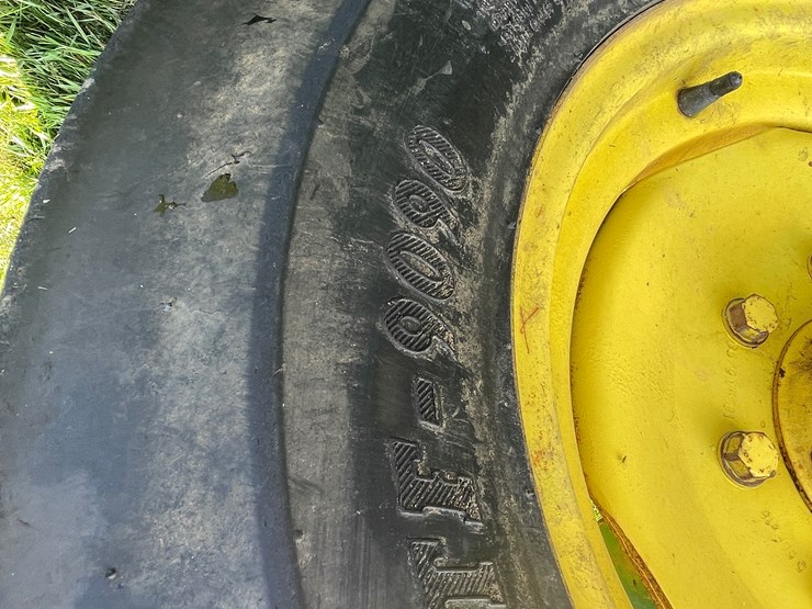 john-deere-6405-image-28