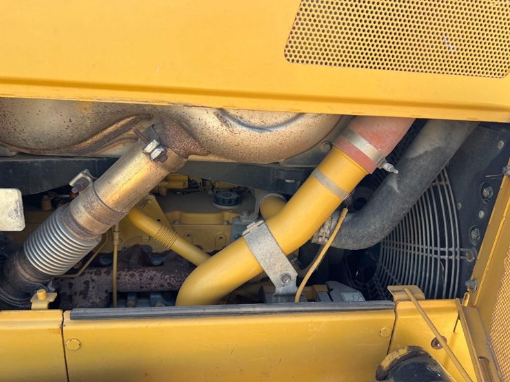 2019-caterpillar-d6n-lgp-image-22