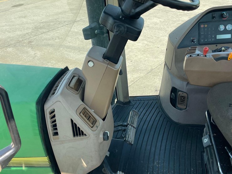 john-deere-8400-image-38