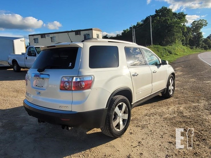 2011-gmc-acadia-image-7