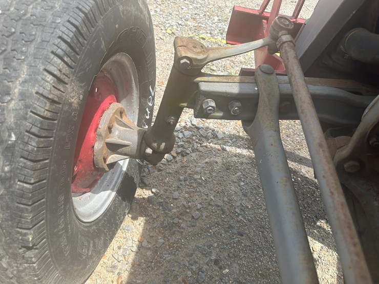 massey-ferguson-135-image-13
