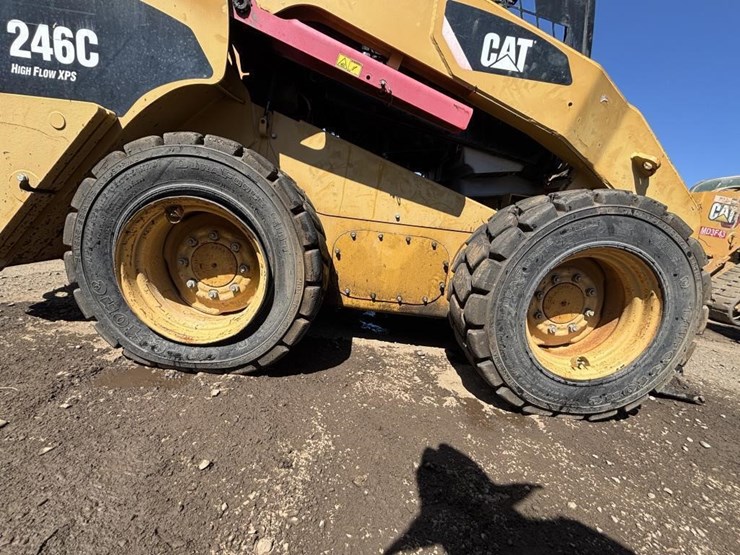 2009-caterpillar-246c-image-11