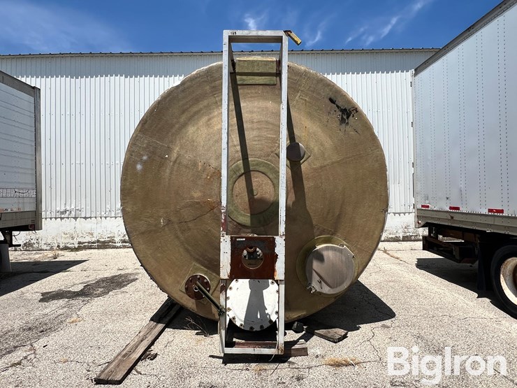 8,000-gallon-(approx.)-fiberglass-liquid-feed-storage-tank-image-2