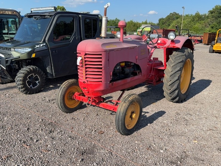 massey-ferguson-102-image-1