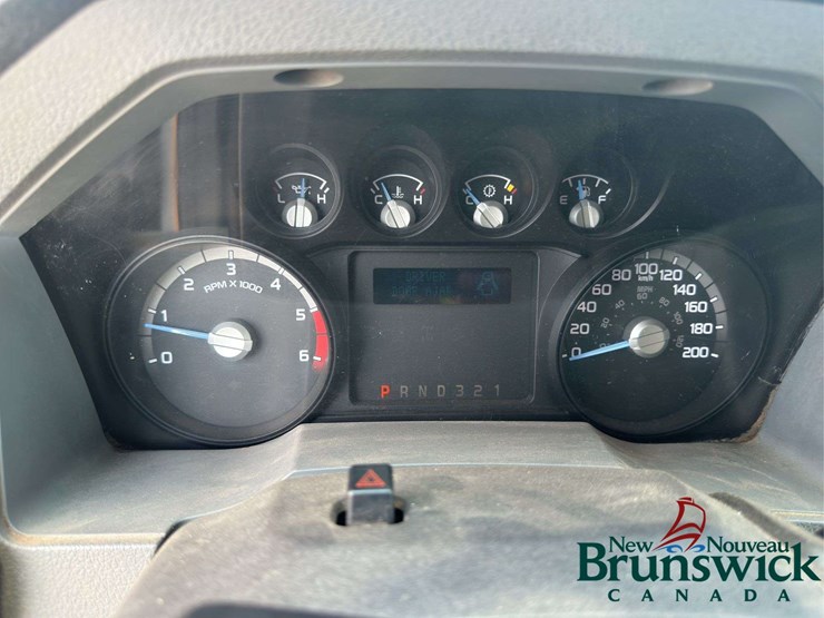 2011-ford-f550-image-17